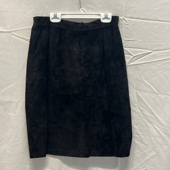 J.R.T. Black Leather Skirt - Picture 1 of 3